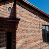 Кирпич лицевой Арский 1НФ флеш Россо гладкий 